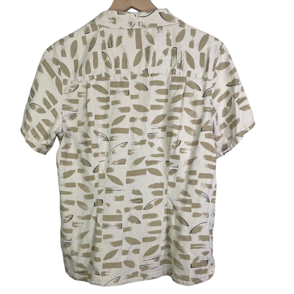 Vintage Bobby Chan Women’s 100% Silk Printed Short Sleeve Button Blouse - Picture 3 of 3